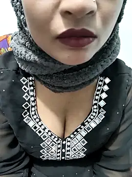 Snapshot of Itz_Mayra_ chatting on February 2026 10:25:02 AM Itz Mayra online show from February 2026 10:25:02 AM