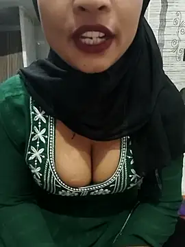 Itz Mayra  online show from November 2025 09:02:01 PM