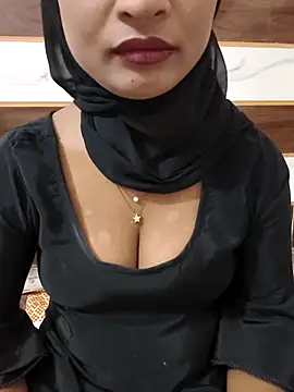 Itz Mayra  online show from October 2025 07:41:01 AM