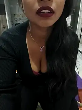 Itz Mayra  online show from November 2025 06:12:02 PM