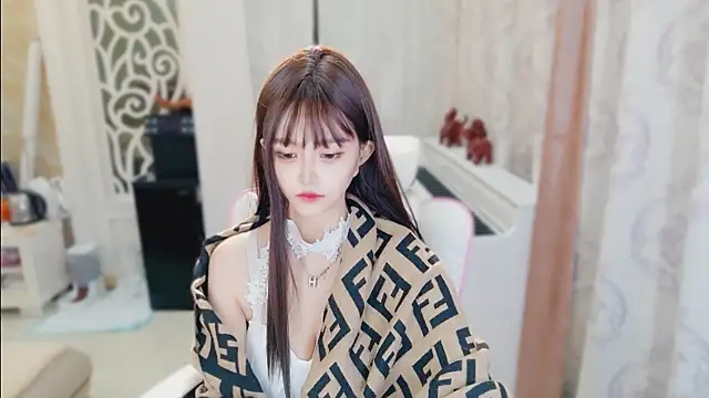 Aurora-77 online show from October 2025 03:00:02 PM