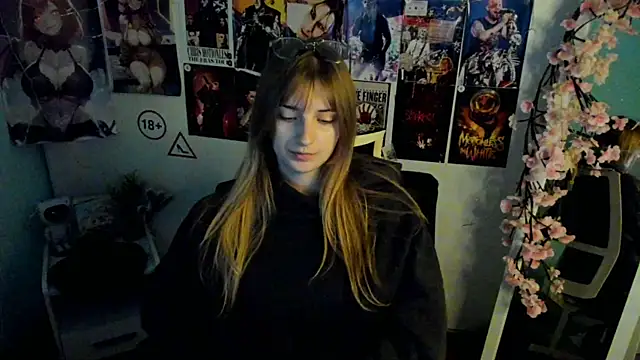 NeyliDream online show from November 2025 01:22:01 PM