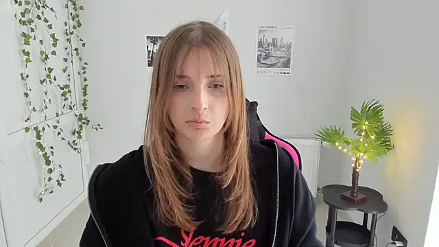 NeyliDream online show from April 2026 01:13:02 PM