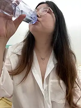 xxwang20 online show from February 2026 03:56:01 PM