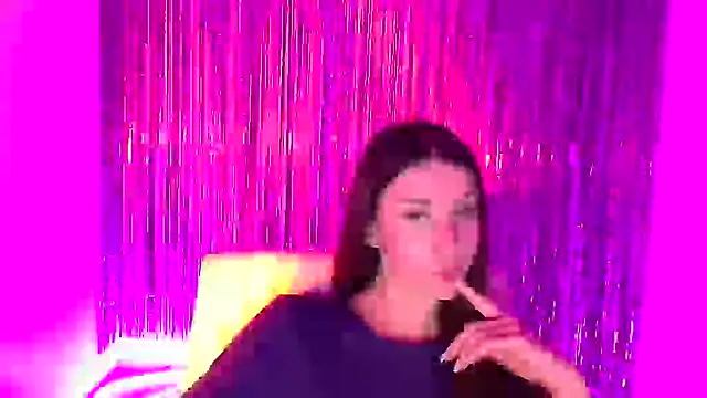 Snapshot of AlisaBubbles chatting on September 2025 11:38:01 AM AlisaBubbles online show from September 2025 11:38:01 AM