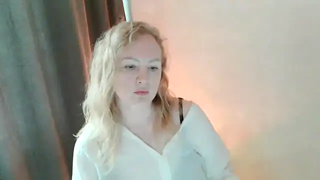 Snapshot of Zaliraa chatting on July 2026 03:04:01 PM Zaliraa online show from July 2026 03:04:01 PM