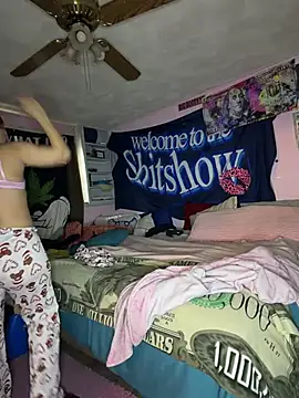 Snapshot of shortywidaphatty chatting on December 2025 01:38:02 PM shortywidaphatty online show from December 2025 01:38:02 PM