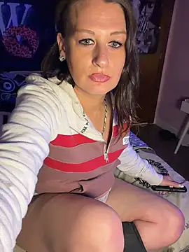 Snapshot of shortywidaphatty chatting on November 2025 02:21:03 PM shortywidaphatty online show from November 2025 02:21:03 PM