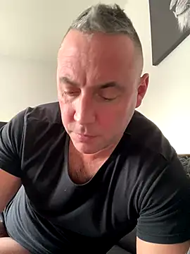 Marronglace1 online show from December 2025 02:43:02 PM