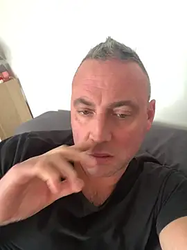 Marronglace1 online show from December 2025 12:43:02 PM