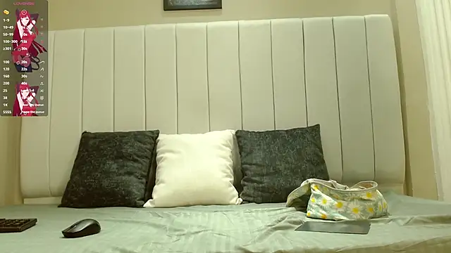 Snapshot of kendra_lux1 chatting on October 2025 01:56:01 PM kendra lux1 online show from October 2025 01:56:01 PM