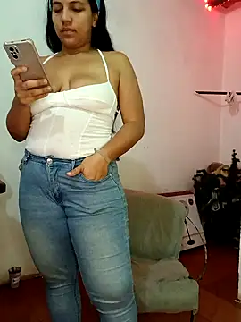 girlpee online show from November 2025 12:09:02 PM