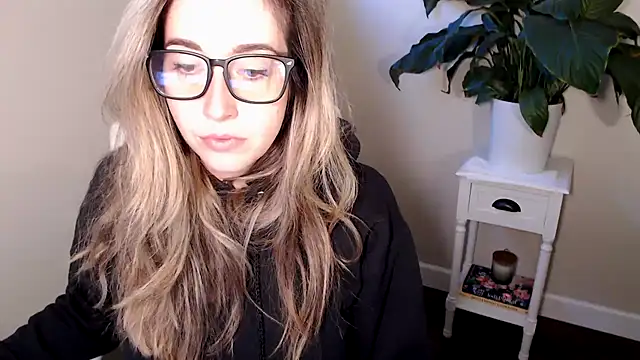 SuggestiveBehavior online show from October 2025 12:50:01 PM