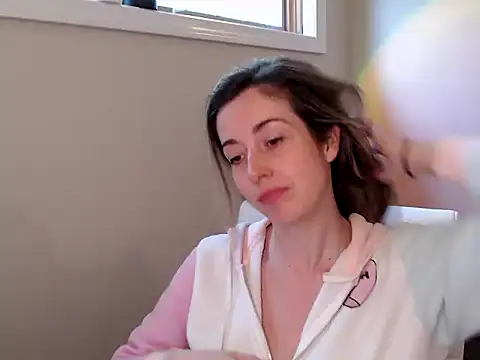 SuggestiveBehavior online show from September 2025 04:34:02 PM