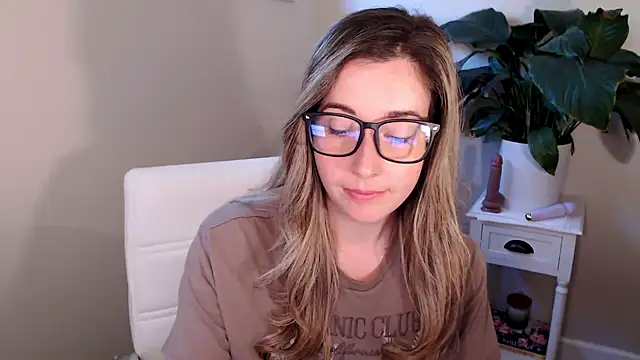 SuggestiveBehavior online show from October 2025 01:56:01 PM