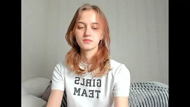 Snapshot of dreamy_pollyyy chatting on November 2025 06:56:02 PM dreamy pollyyy online show from November 2025 06:56:02 PM