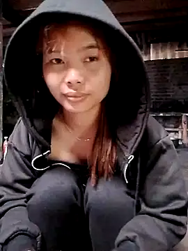 Huyen x online show from March 2026 01:35:02 AM