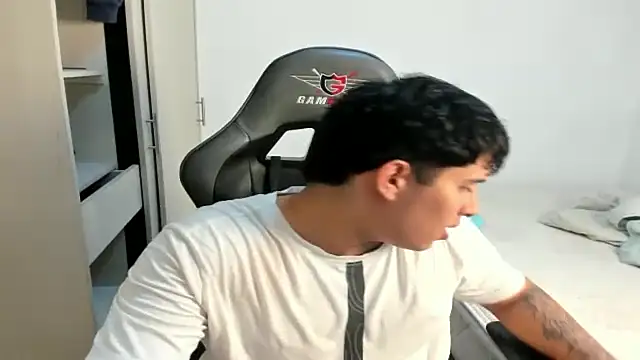 jhony dickm online show from September 2025 04:51:01 AM