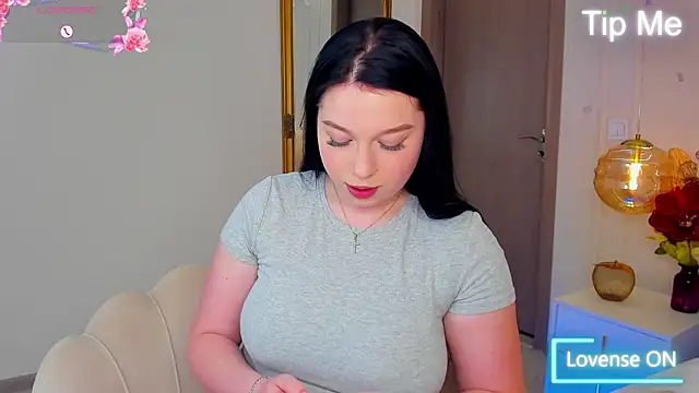 LexiePat online show from April 2026 12:19:02 PM