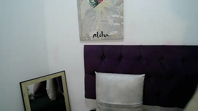 SofiaKitty-love online show from December 2025 11:01:01 AM