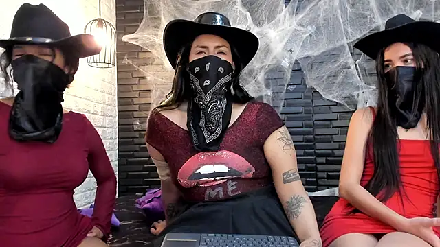 ElJardinEspanol online show from October 2025 12:17:02 PM