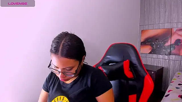 susan mooree online show from April 2026 08:37:02 PM