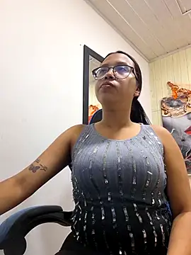 Snapshot of susan_mooree chatting on November 2025 06:55:02 PM susan mooree online show from November 2025 06:55:02 PM