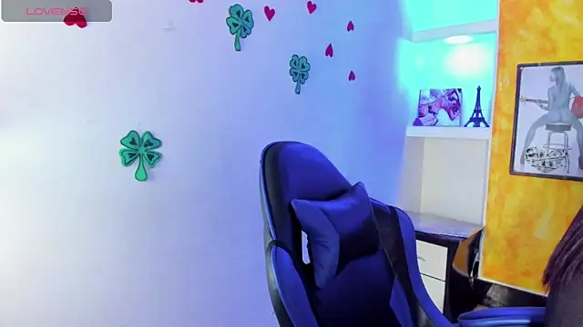 susan mooree online show from April 2026 09:01:02 PM