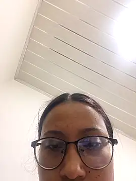 Snapshot of susan_mooree chatting on June 2026 08:25:01 PM susan mooree online show from June 2026 08:25:01 PM