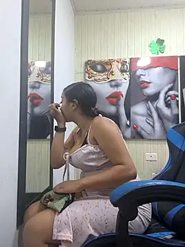 Snapshot of susan_mooree chatting on October 2025 06:18:02 PM susan mooree online show from October 2025 06:18:02 PM