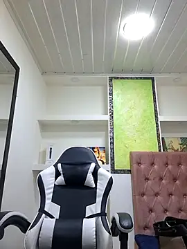 Snapshot of susan_mooree chatting on November 2025 06:41:02 PM susan mooree online show from November 2025 06:41:02 PM