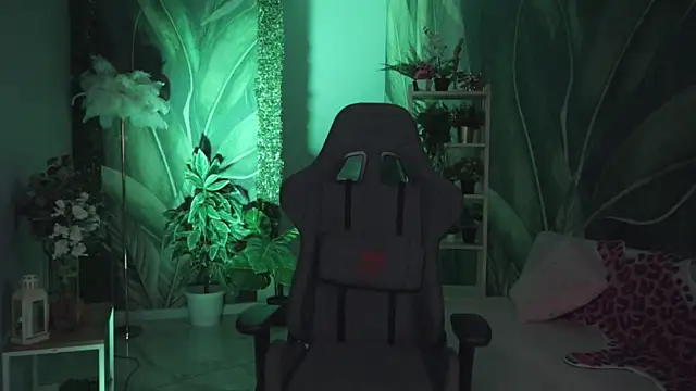 MonicaFarmer online show from April 2026 11:44:01 PM