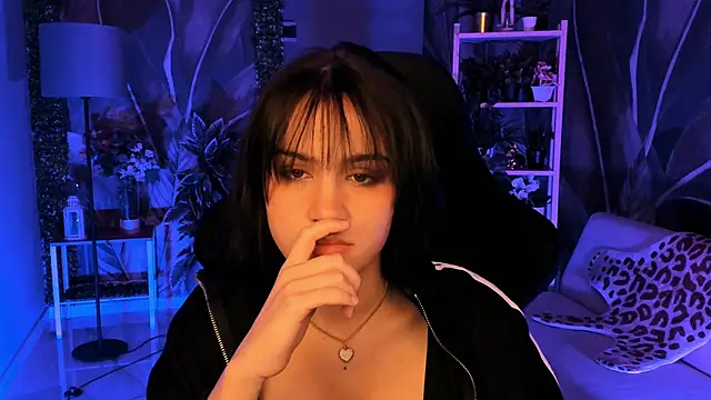 MonicaFarmer online show from November 2025 05:41:01 PM