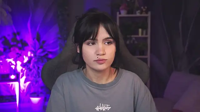 MonicaFarmer online show from April 2026 08:24:02 PM