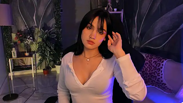 MonicaFarmer online show from November 2025 05:39:02 PM