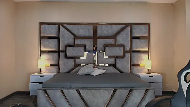 ANABELL BROWN online show from April 2026 12:52:02 PM