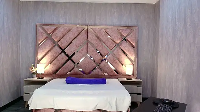 ANABELL BROWN online show from November 2025 07:47:02 PM