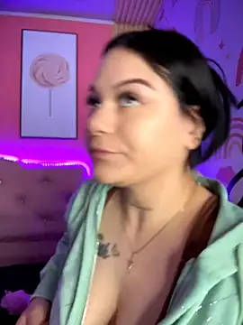 Megaan  More online show from November 2025 01:39:02 AM