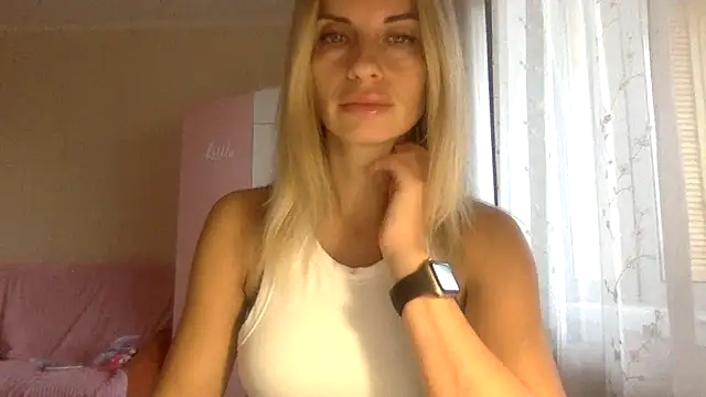 KarelliaStar online show from October 2025 06:18:02 AM
