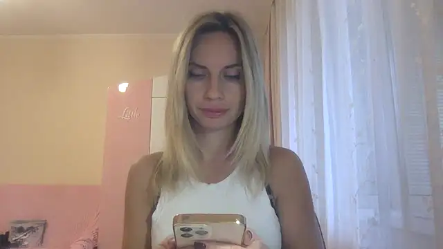 KarelliaStar online show from October 2025 06:47:01 AM