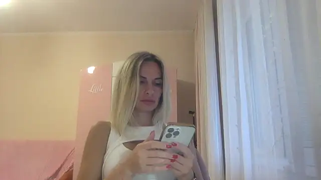KarelliaStar online show from October 2025 07:34:02 AM