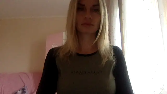 KarelliaStar online show from September 2025 07:45:02 AM