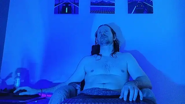 Snapshot of AlbinoAdonis chatting on October 2025 08:35:01 PM AlbinoAdonis online show from October 2025 08:35:01 PM