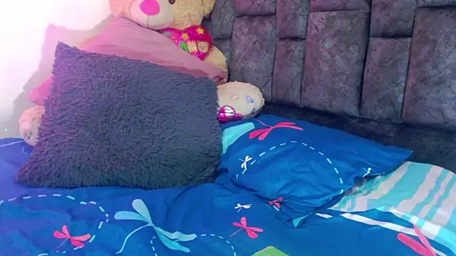 Charlotte Landry   online show from December 2025 06:45:01 PM