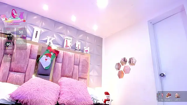 Charlotte Landry   online show from December 2025 04:06:02 PM