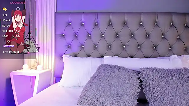 LunaBloomn online show from March 2026 05:03:02 PM