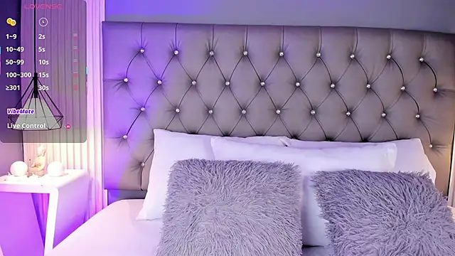 LunaBloomn online show from March 2026 05:06:01 PM