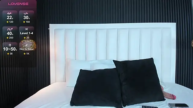 Snapshot of LunaBloomn chatting on November 2025 12:48:02 PM LunaBloomn online show from November 2025 12:48:02 PM