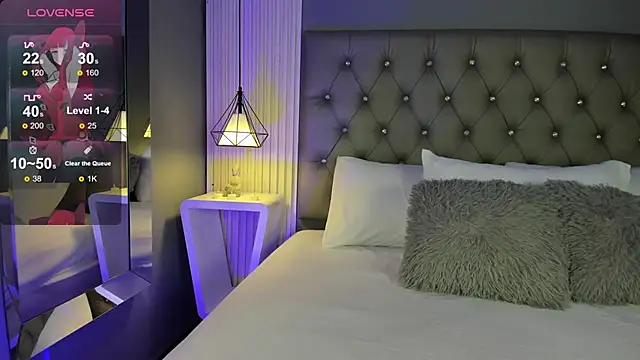 Snapshot of LunaBloomn chatting on November 2025 05:02:02 PM LunaBloomn online show from November 2025 05:02:02 PM