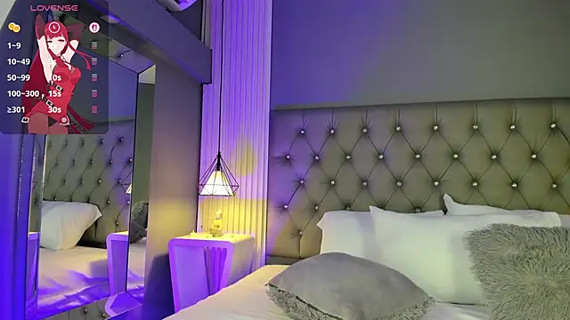 Snapshot of LunaBloomn chatting on November 2025 05:57:02 PM LunaBloomn online show from November 2025 05:57:02 PM